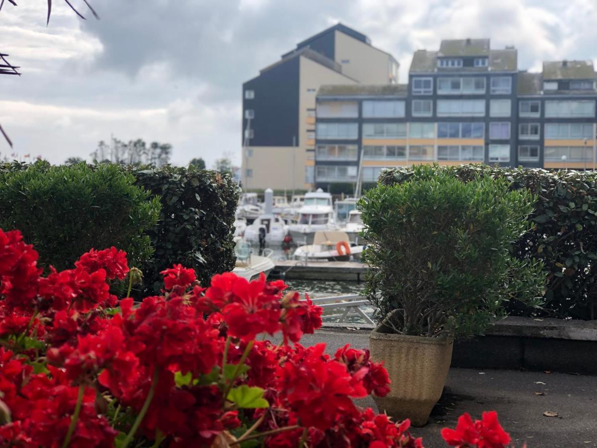Bleu Sale - F2 Courseulles Avec Balcon Apartment Exterior foto